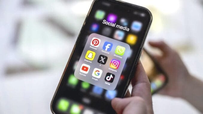 Greece Implements 15 & Under Social Media Ban - Digital Media Engineering