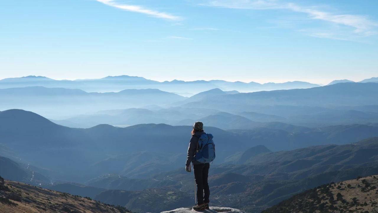 Is the Sky Always Blue? - Digital Media Engineering