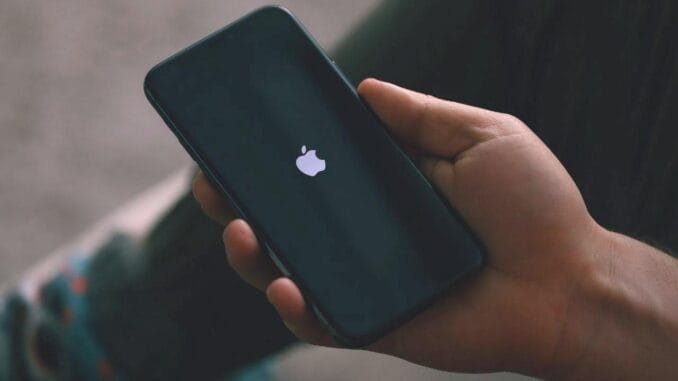 iPhone Users Not Updating at Risk - Digital Media Engineering